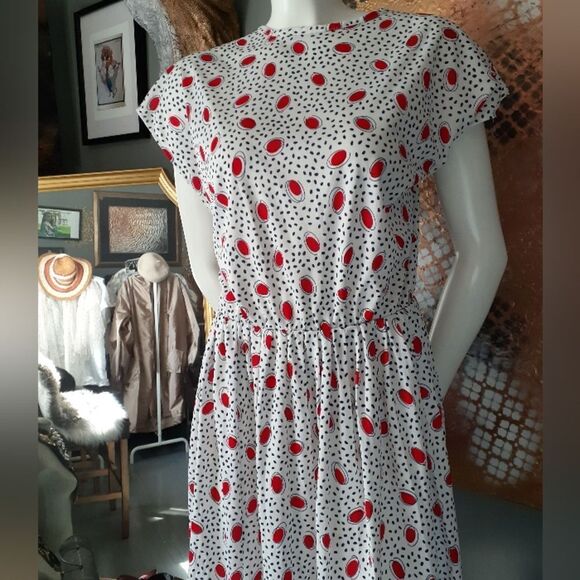 Vintage Eclectic Abstract Dot Dress - Red and White - Picture 11 of 12